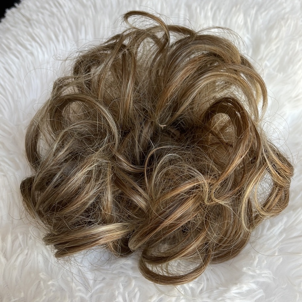 Faux hair extension Shaped like ponytail holder w hair- Enhance your ponytail